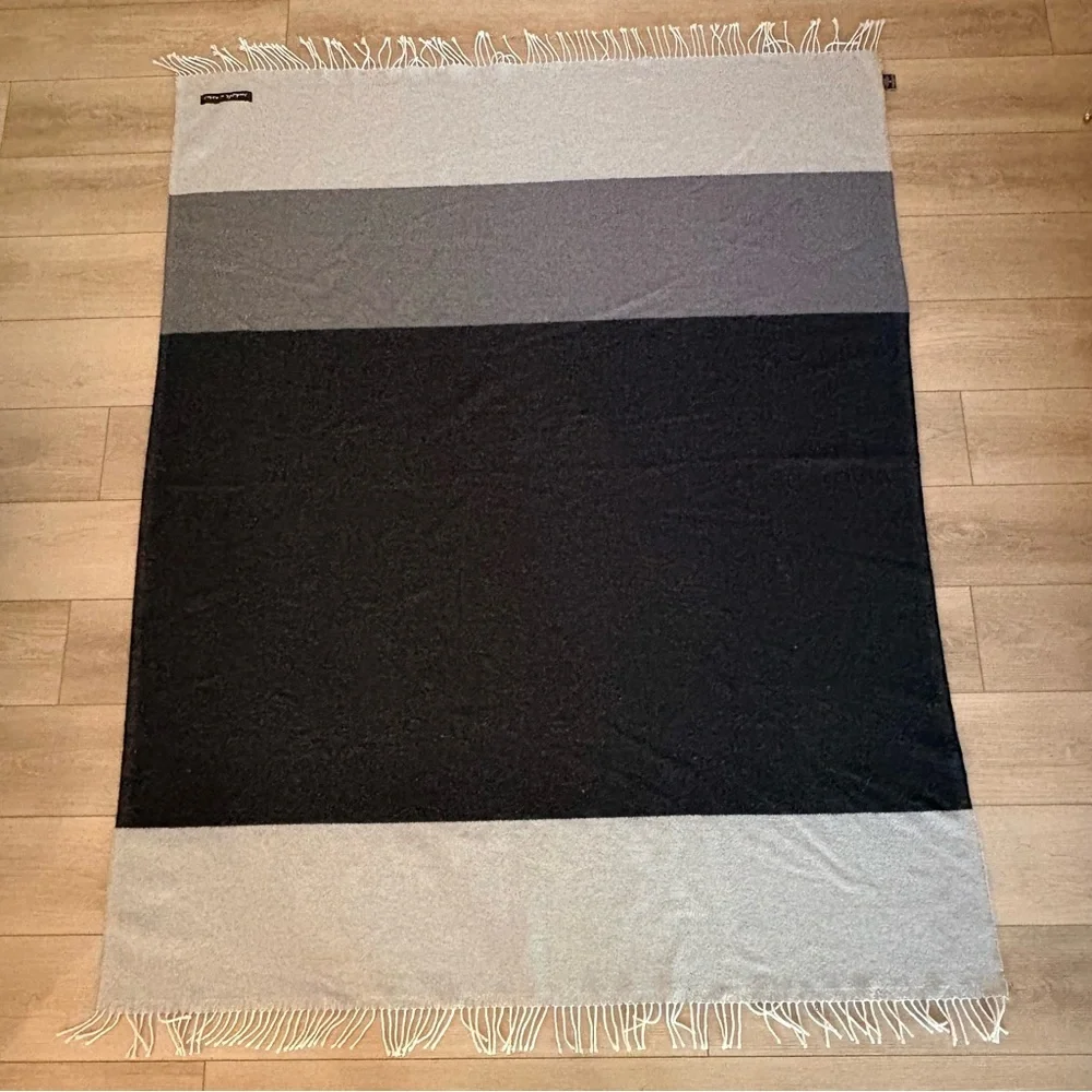 NWOT Sackcloth & Ashes Cotton Blend Gray Colorblock Fringe Throw Blanket‎